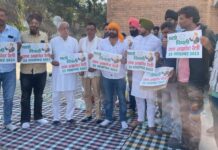 जन आक्रोश रैली को लेकर भारतीय किसान यूनियन के सदस्यों ने की पंचायत