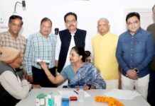 महाबीर दल धर्मार्थ अस्पताल में नि:शुल्क नेत्र जांच एवं आप्रेशन कैम्प में 178 लोगों की आंखो की हुई जांच