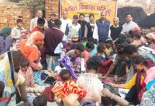 भारत विकास परिषद ने सेवा संकल्प के अन्तर्गत किये जरूरतमंद परिवारों में सर्दी के कपड़े वितरित