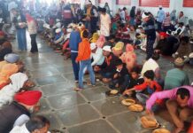 गुरूद्वारे में मनाया गया धूमधाम से गुरूपूर्व हजारों की संख्या में लोगों ने चखा लंगर
