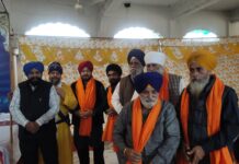 सतगुरु नानक प्रगट्या, मिटी धुंध जग चानन होया