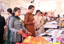 छात्राओं ने लगाई मनमोहक प्रदर्शनी, प्रतियोगिताओं में दिखाई प्रतिभा