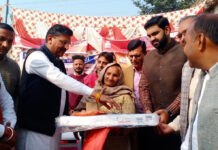 केन्द्र और राज्य सरकार के संकल्प को पूरा करने के लिए गांव कलसाना पहुंची विकसित भारत संकल्प एवं जनसंवाद यात्रा