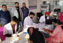 बाबैन में स्वराज टै्रक्टर के द्वारा लगाए गए नि:शुल्क हेल्थ चेकअप कैंप में 110 लोगों की हुई जांच