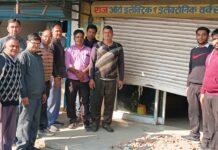 इनवर्टर बैटरी की दुकान का शटर तोडक़र चोरों ने ढाई से तीन लाख रुपए की बैटरियां व इनवर्टर चोरी किये