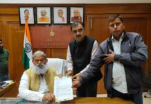 गृह मंत्री अनिल विज को एम डब्ल्यु बी ने सौंपा ज्ञापन, अन्य वर्गों की तरह पत्रकारों के परिवारों में भी सभी को मिलनी चाहिए पेंशन