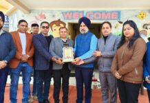 भौतिक सफलता के साथ साथ अच्छा इंसान बनना बेहद ज़रूरी-प्रीतपाल सिंह पन्नु