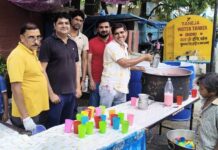 निर्जला एकादशी पर दुकानदारों ने मिलकर मीठे पानी की छबील लगाई