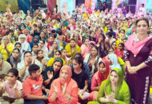 बाबा श्याम के रंग में रंगा घोघड़ीपुर गांव, गूंजे जयकारे विशाल श्री श्याम संकीर्तन में उमड़ा श्रद्धालुओं का सैलाब, भजनों पर जमकर झूमे श्रद्धालु