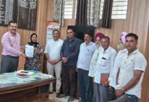 बराड़ा में बाहरी लोगों की आवाजाही पर पार्षदों ने जताई चिंता, एसडीएम को सौंपा ज्ञापन