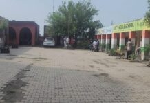 आठवीं क्लास की छात्राओं के साथ छेड़खानी के आरोप