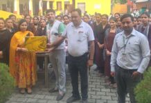 दून पब्लिक स्कूल में रैडक्रास सोसाइटी द्वारा प्राथमिक उपचार एवं सेफ्टी नियमों बारे बच्चों को दी गई जानकारी