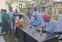 विधायक रामकुमार कश्यप ने ब्याना और गढ़ी बीरबल गांवों में बैठक कर विकास कार्यों पर की चर्चा