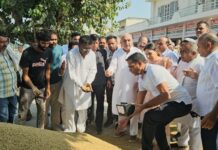 मंडियों में पहुंचे भूपेंद्र सिंह हुड्डा, सुनीं किसानों की समस्याएं, वादाखिलाफी का लगाया आरोप