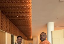 दुबई के आबुधाबी स्थित हिन्दू मंदिर में भेंट की महर्षि वाल्मीकि रचित रामायण