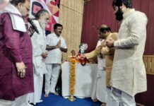 गीता जी किसी एक धर्म एक वर्ण के लिए नहीं है गीता जी पूरी मानव जाति के लिए है -महामंडलेश्वर गीता मनीषी स्वामी श्री ज्ञानानंद