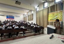 जिला पुलिस द्वारा कॉलेज में कैम्प लगाकर यातायात नियमों के प्रति किया जागरूक