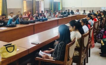 рд░рд╛рдЬрдХреАрдп рдорд╣рд╛рд╡рд┐рджреНрдпрд╛рд▓рдп рднреЗрд░рд┐рдпрд╛рдВ рдореЗрдВ рд╕рдбреШ рд╕реБрд░рдХреНрд╖рд╛ рд╡ рд╕рд╛рдЗрдмрд░ рдХреНрд░рд╛рдЗрдо рдкрд░ рдЖрдпреЛрдЬрд┐рдд рдХрд┐рдпрд╛ рдЧрдпрд╛ рдПрдХ рдЬрд╛рдЧрд░реВрдХрддрд╛ рдХреИрдореНрдк : рдЬреЛрдЧреЗрдВрджреНрд░ рдвреБрд▓