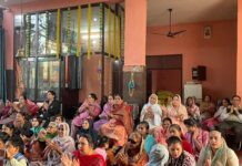 जो मानव के अंतः करण में व्याप्त अंधकार व ईश्वर संबंधी संदेहों को प्रकाश व आत्मज्ञान के माध्यम से तिरोहित कर दे वही पूर्ण व ब्रह्मनिष्ठ गुरु – सुश्री सत्या भारती