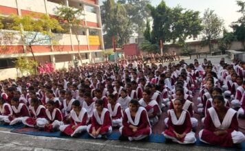 рд░рд╛рд╖реНрдЯреНрд░ рдХреА рдЪреЗрддрдирд╛ рдХреЛ рдЬрд╛рдЧреГрдд рдХрд░рдиреЗ рд╡рд╛рд▓реА рдПрдХ рднрд╛рд╡рдкреВрд░реНрдг рд╡рдВрджрдирд╛ рд╣реИ рд╡рдВрджреЗ рдорд╛рддрд░рдо рдЧреАрдд : рдЬрдпрднрдЧрд╡рд╛рди рд╢рд░реНрдорд╛ рдбреАрдбреА