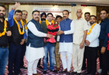 सुशील मैहला बने अल्फा सिटी प्रोपर्टी डीलर एसोसिएशन के प्रधान