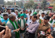 सर्विस लेन नहीं बनी तो मेरठ रोड जाम करने की दी चेतावनी