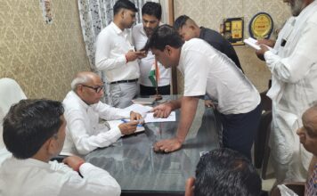 विधायक रामकुमार कश्यप ने सुनी समस्याएँ, समाधान के दिए निर्देश