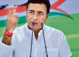 सुरजेवाला का नायब सैनी सरकार पर तीखा हमला, बोले—अहंकार जमीन पर नहीं आया तो जनता अर्श से फर्श पर ले आएगी