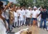 नगर निगम में भ्रष्टाचार के खिलाफ कांग्रेस का जोरदार प्रदर्शन, नकली नोटों की बारिश कर जताया विरोध